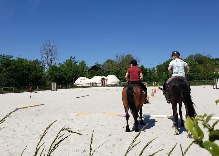 Aux Sabots De Vent Campsite *